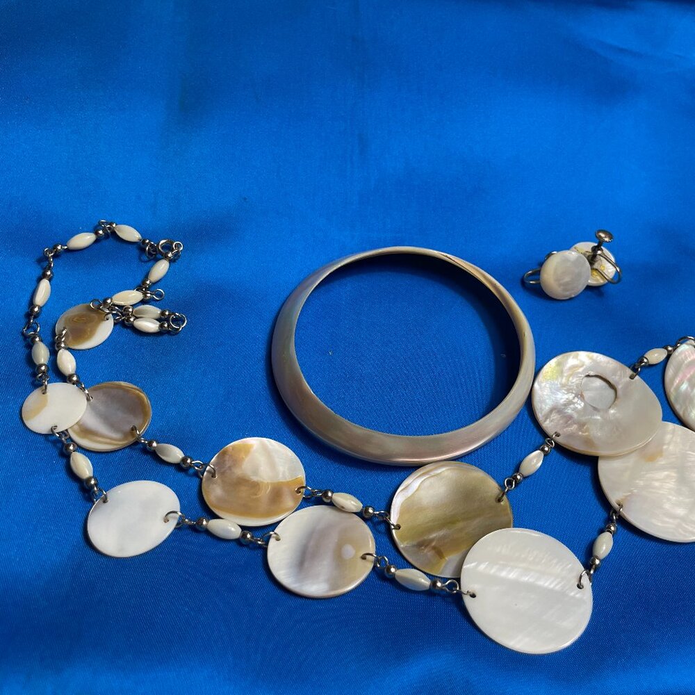 Vintage Mother of Pearl Jewelry Set